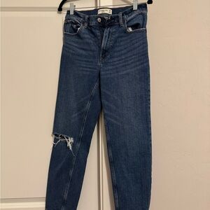 Abercrombie & Fitch The Mom High Rise Jeans